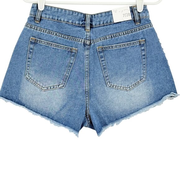 Cali 1850 Women's Frayed Hem Studded Blue Denim Shorts Size 7/28 NWT - Picture 2 of 12